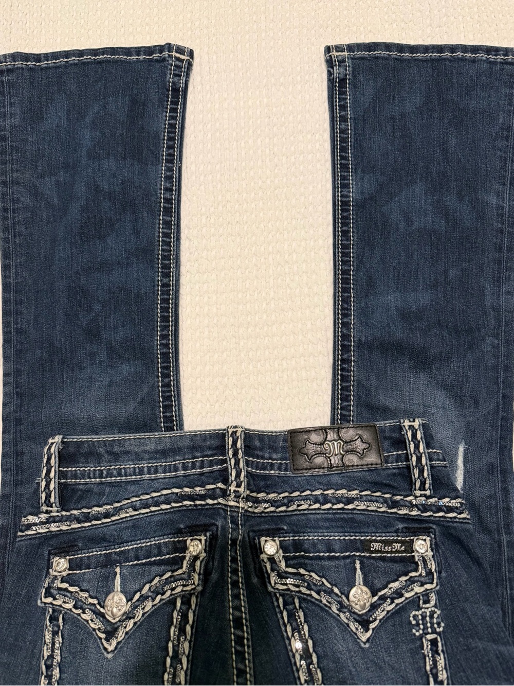 Miss Me Mid-Rise Bootcut Jeans Size 26 Dark CAMO Wash - Picture 5 of 5